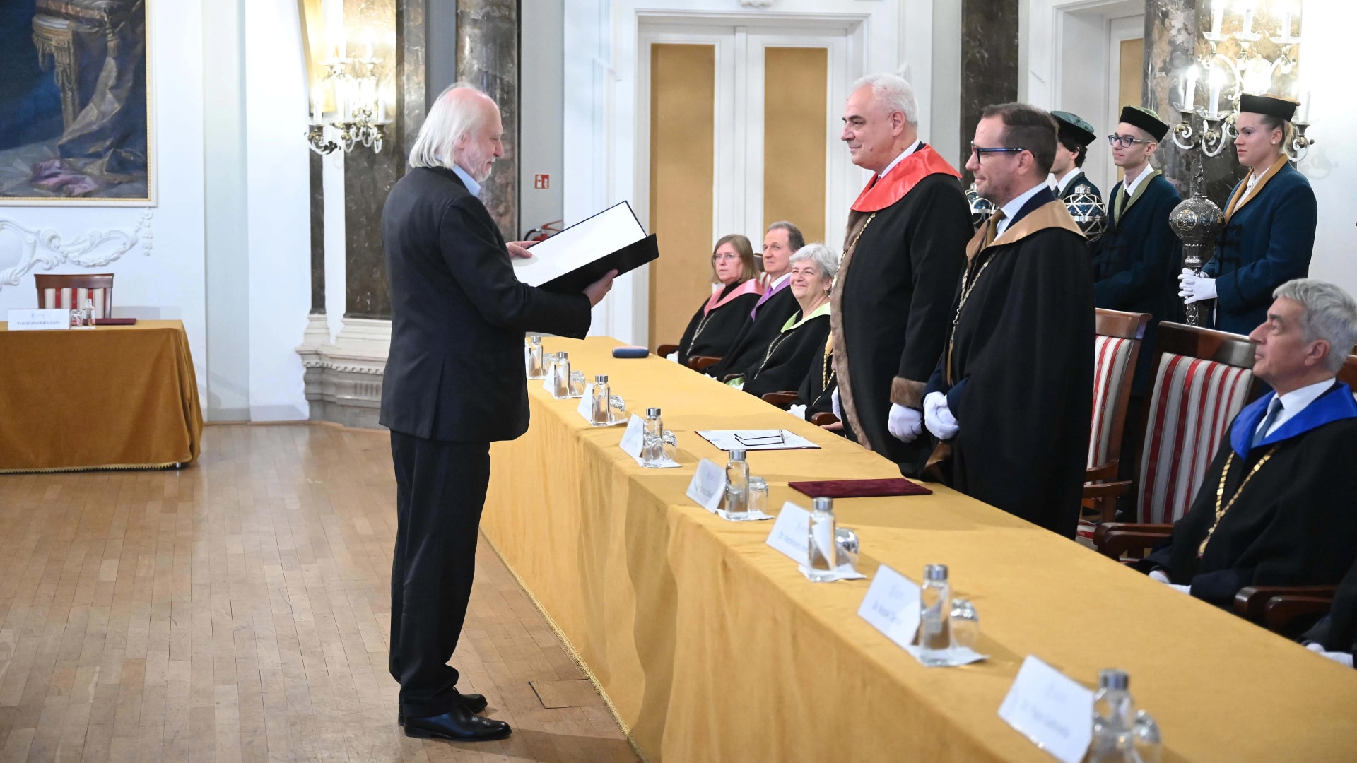 Az ELTE tiszteletbeli díszdoktora lett Krasznahorkai László író