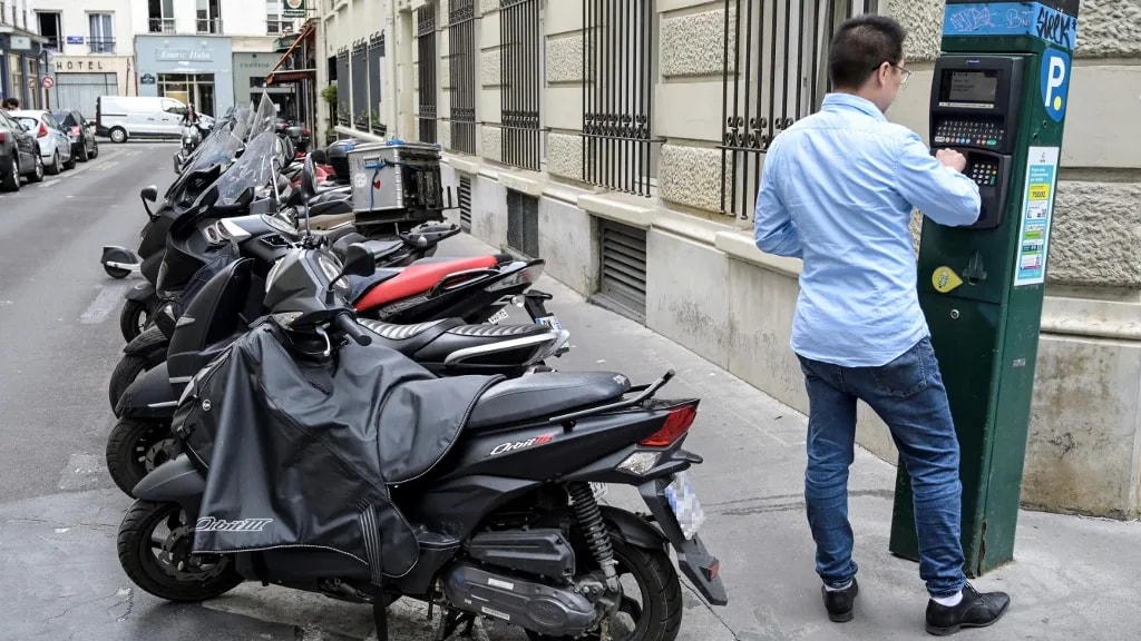 Több mint 20 millió forintot kért a parkoló öt percért