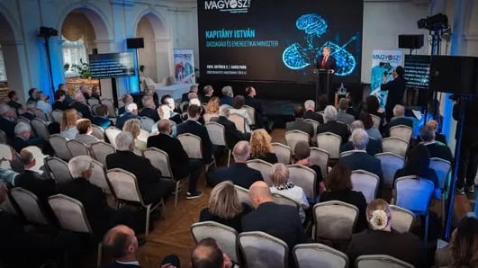 Kapitány István a Magyar Gyógyszergyártók Országos Szövetségének konferenciáján vett részt