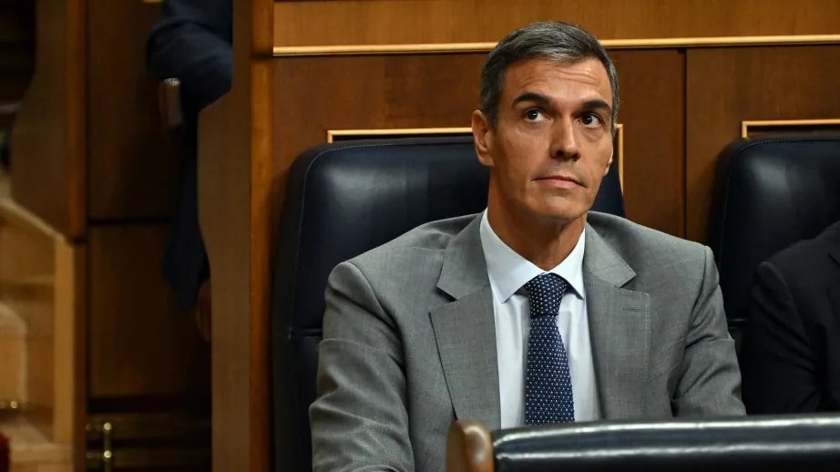 Előre menekülne a spanyol kormányfő