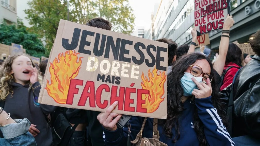 Több száz iskolában állt le az oktatás Franciaországban a diáktüntetések és zavargások miatt