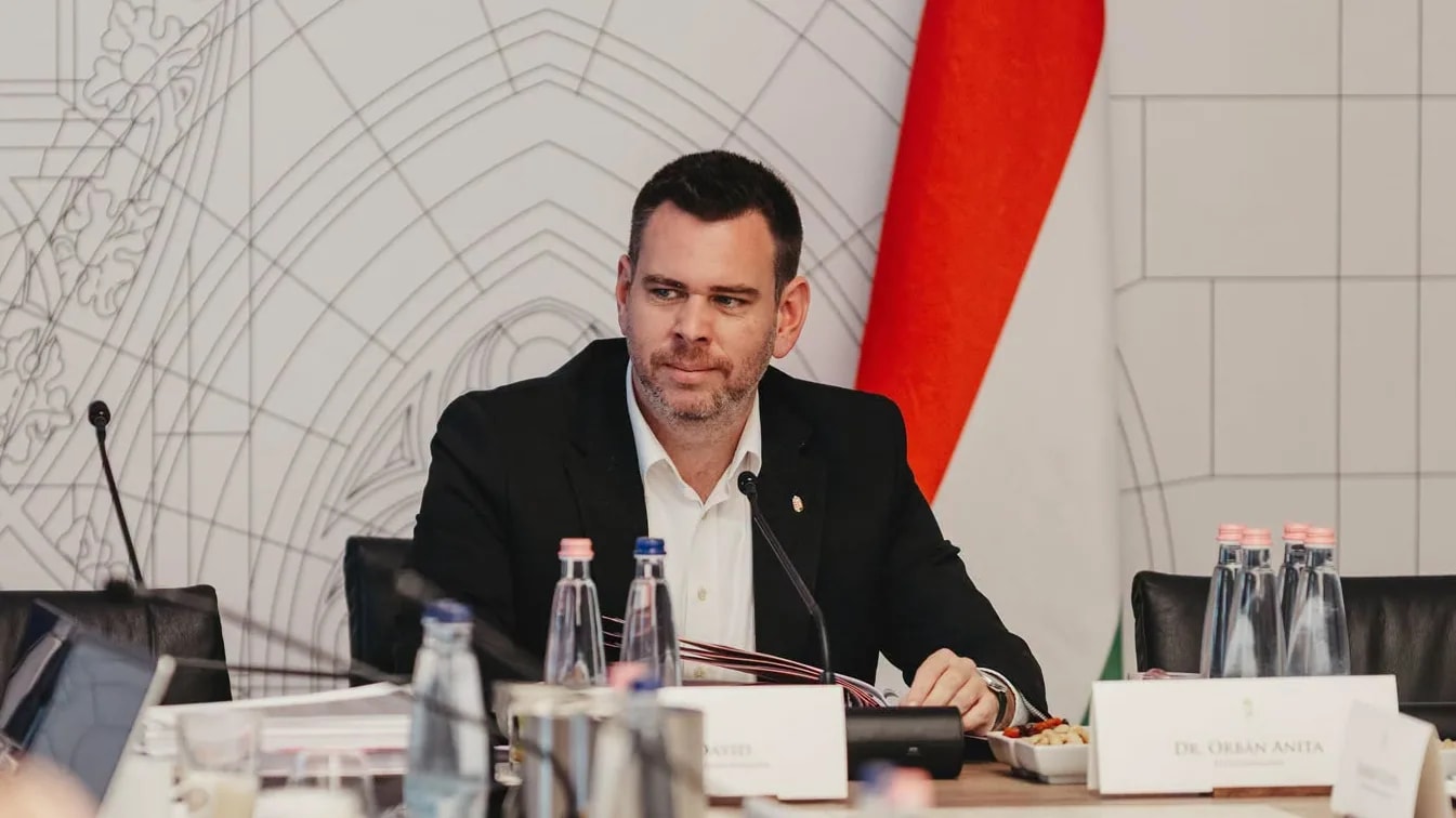Akár szabadságvesztéssel is büntetnék az utcai autóversenyzést