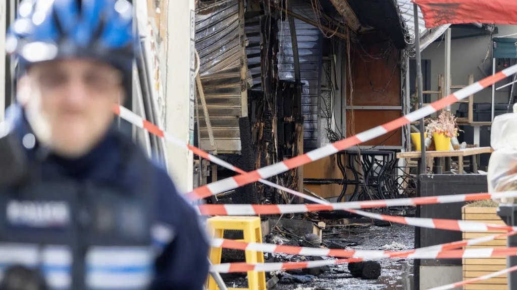 Leégett Párizs legrégebbi vásárcsarnoka