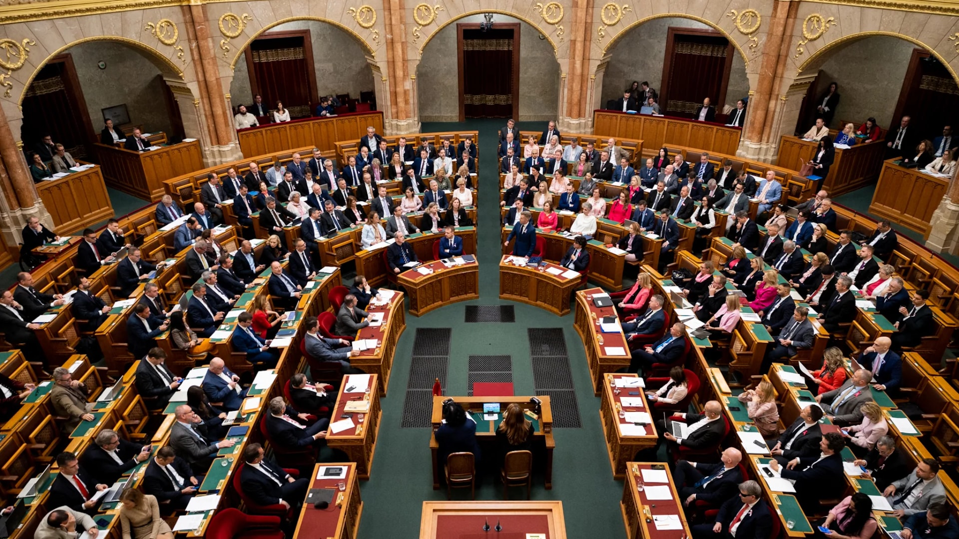 A jegybank tavalyi beszámolóját tárgyalja az Országgyűlés