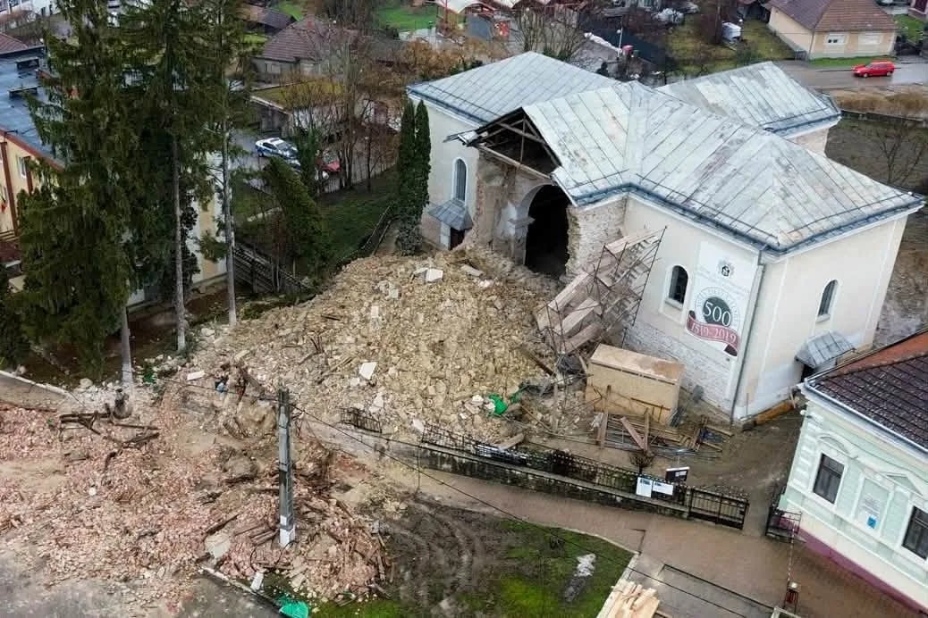 A magyar adófizetők pénzén újul meg a leomlott templom
