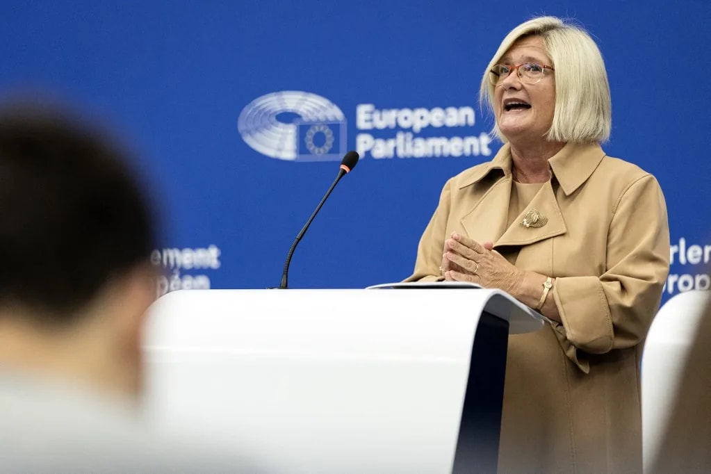 Társ-frakcióvezetőjévé választotta Gál Kingát a Patrióták Európáért EP-képviselőcsoportja