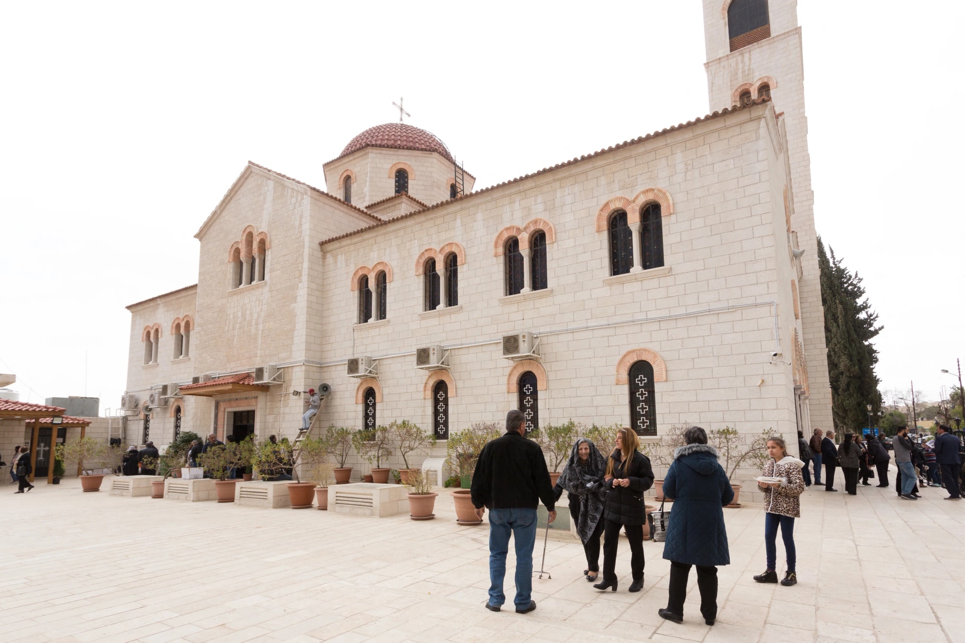 Lőfegyveres merénylet egy jordániai görög ortodox templomban