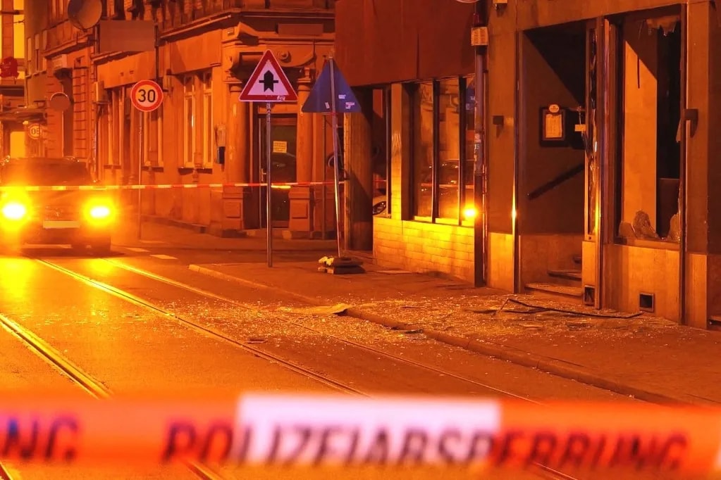 Robbanás történt egy kávézóban
