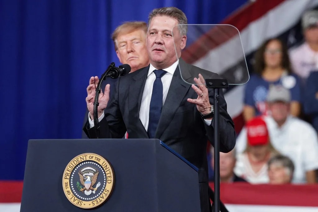 Trump mellé állt az Audi vezérigazgatója