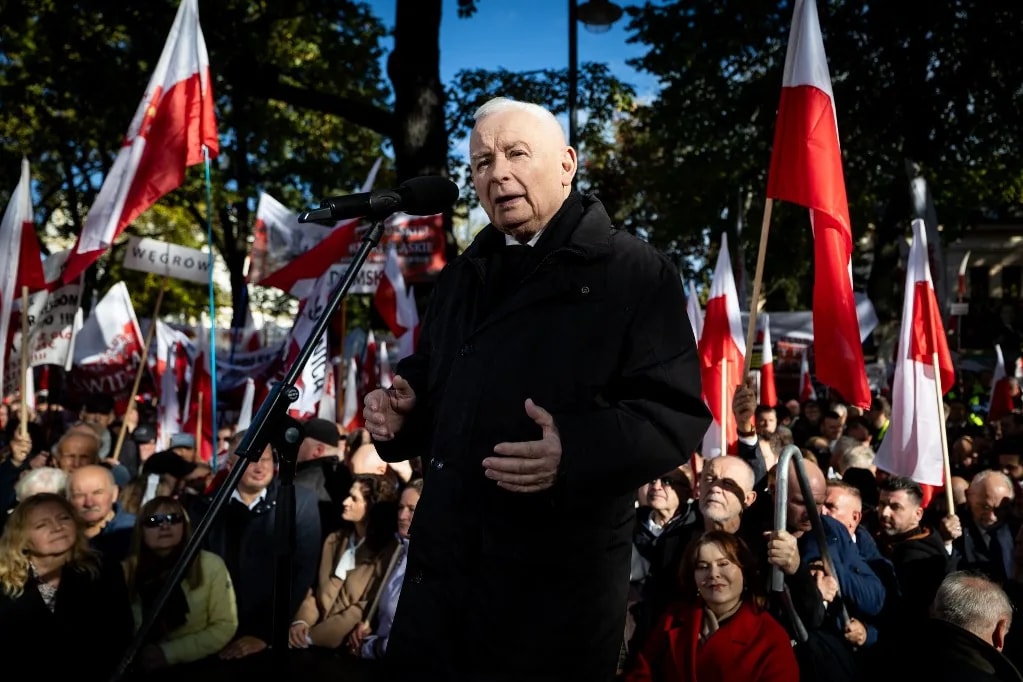 Kaczyński alapjaiban alakítaná át az Európai Uniót, dea kilépési tárgyalásokat is felvetette