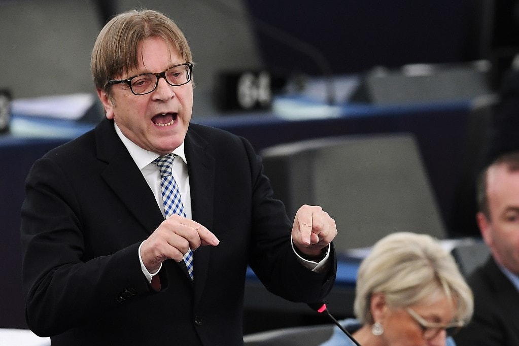 Verhofstadt eurómilliókért lobbizott kétes cégeknek