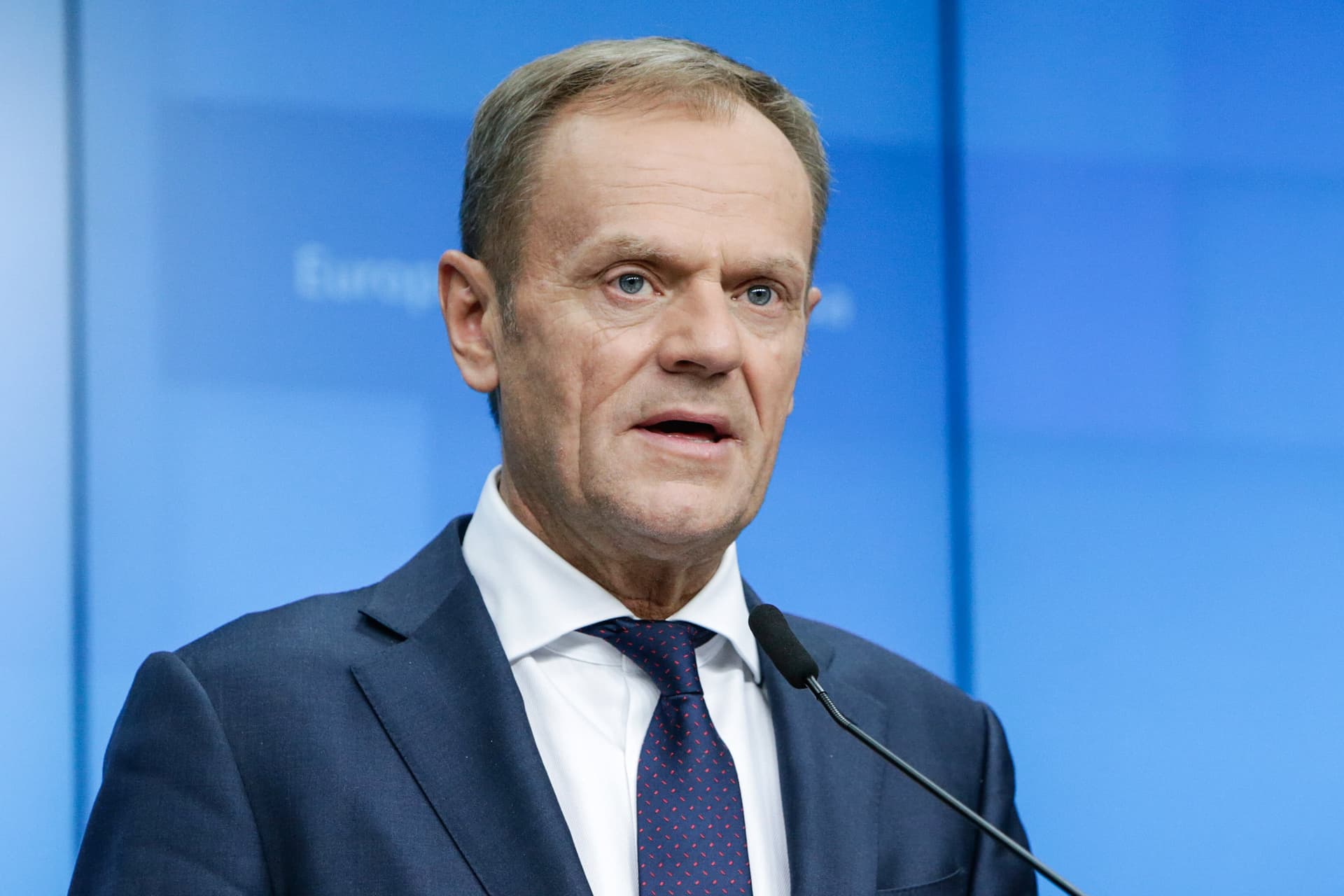 Tusk: A G7-csúcs az egység és szolidaritás nehéz próbatétele lesz