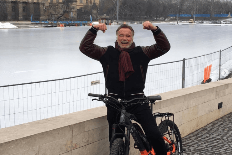 Autóbalesetet szenvedett Arnold Schwarzenegger