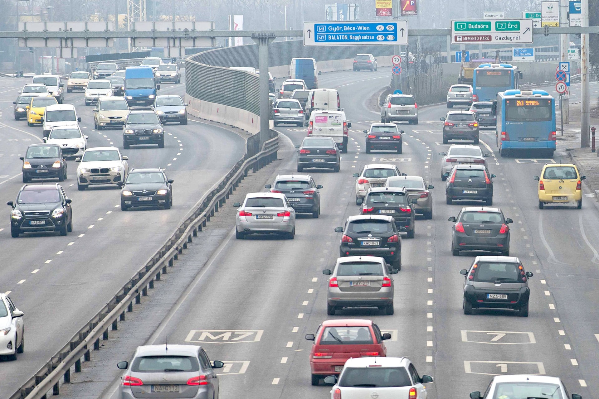 Tizenkét kilométeres torlódás alakult ki az M0-áson