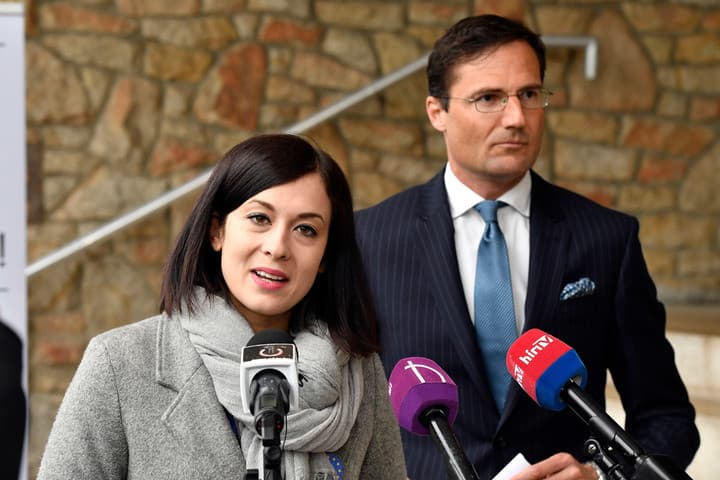 Fidesz: Az ellenzék a hatalomért és a pénzért tényleg mindenre képes
