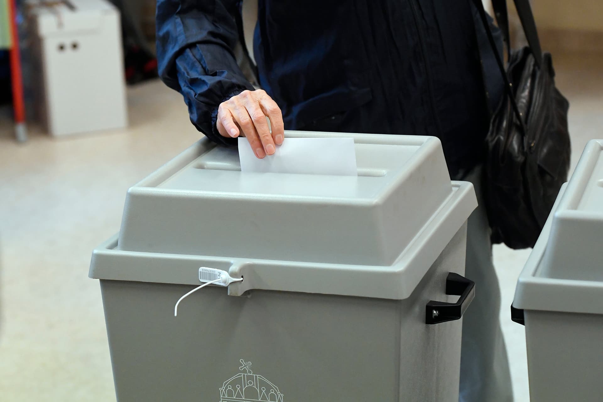 Nyomoz a rendőrség az ellenzék adatkezelési botránya miatt