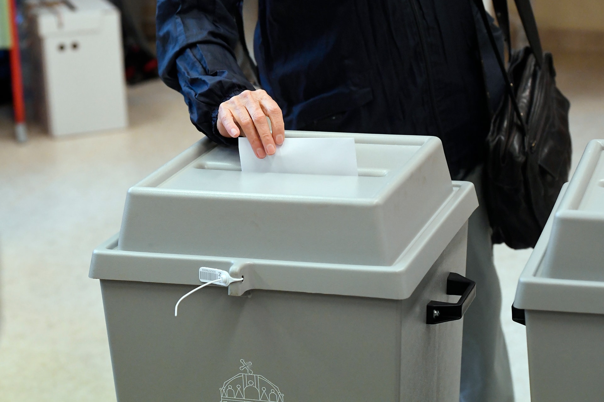 Nyomoz a rendőrség az ellenzék adatkezelési botránya miatt