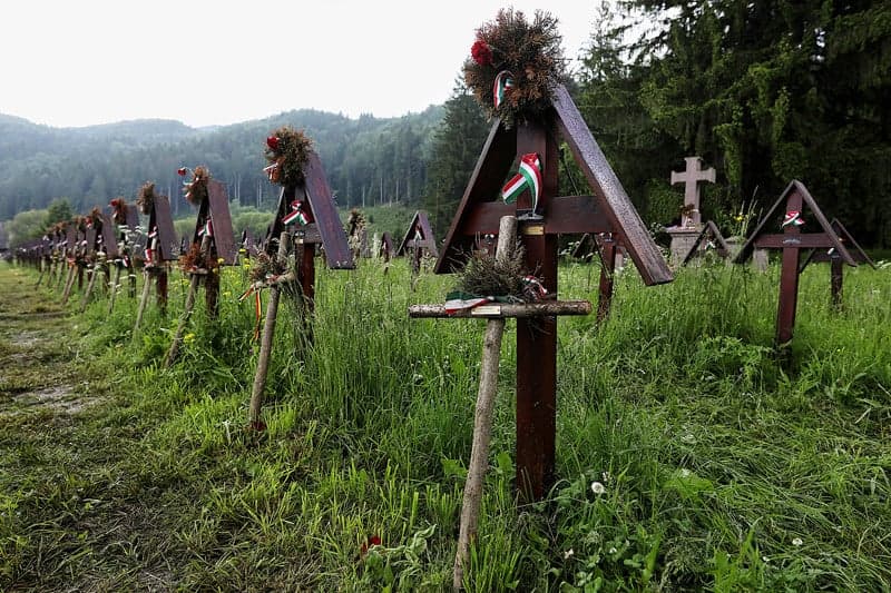 Csíkszentmárton javára döntött a bíróság az úzvölgyi katonatemető ügyében