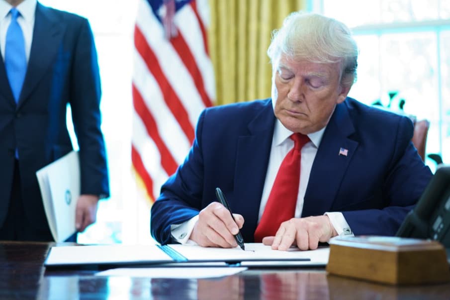 Trump újabb szankciókat rendelt el Irán ellen