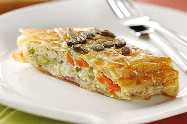 Nehéz ellenállni a sütőben illatozó zöldséges rétesnek