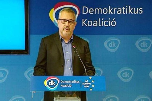 Arató Gergely nem beszéli dollárul