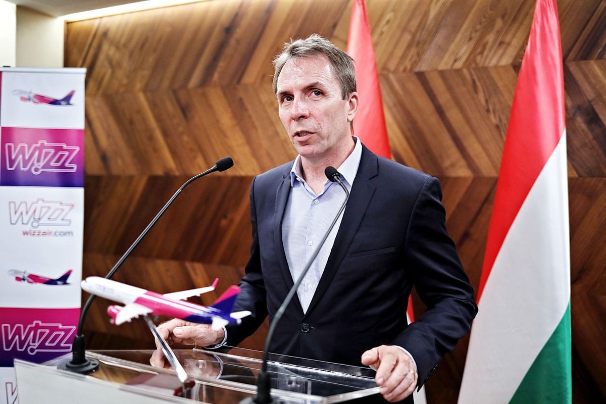 Váradi József: A geopolitikai konfliktusok elhúzódására számít a Wizz Air