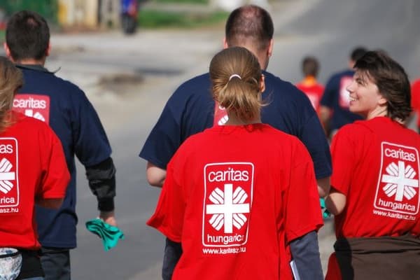 Több száz kárpátaljai magyar gyermek iskolakezdését segíti a Katolikus Karitász