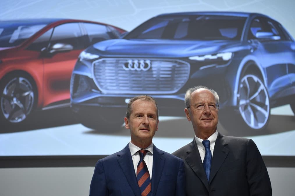 Vádat emeltek a Volkswagen két jelenlegi és egy korábbi vezetője ellen
