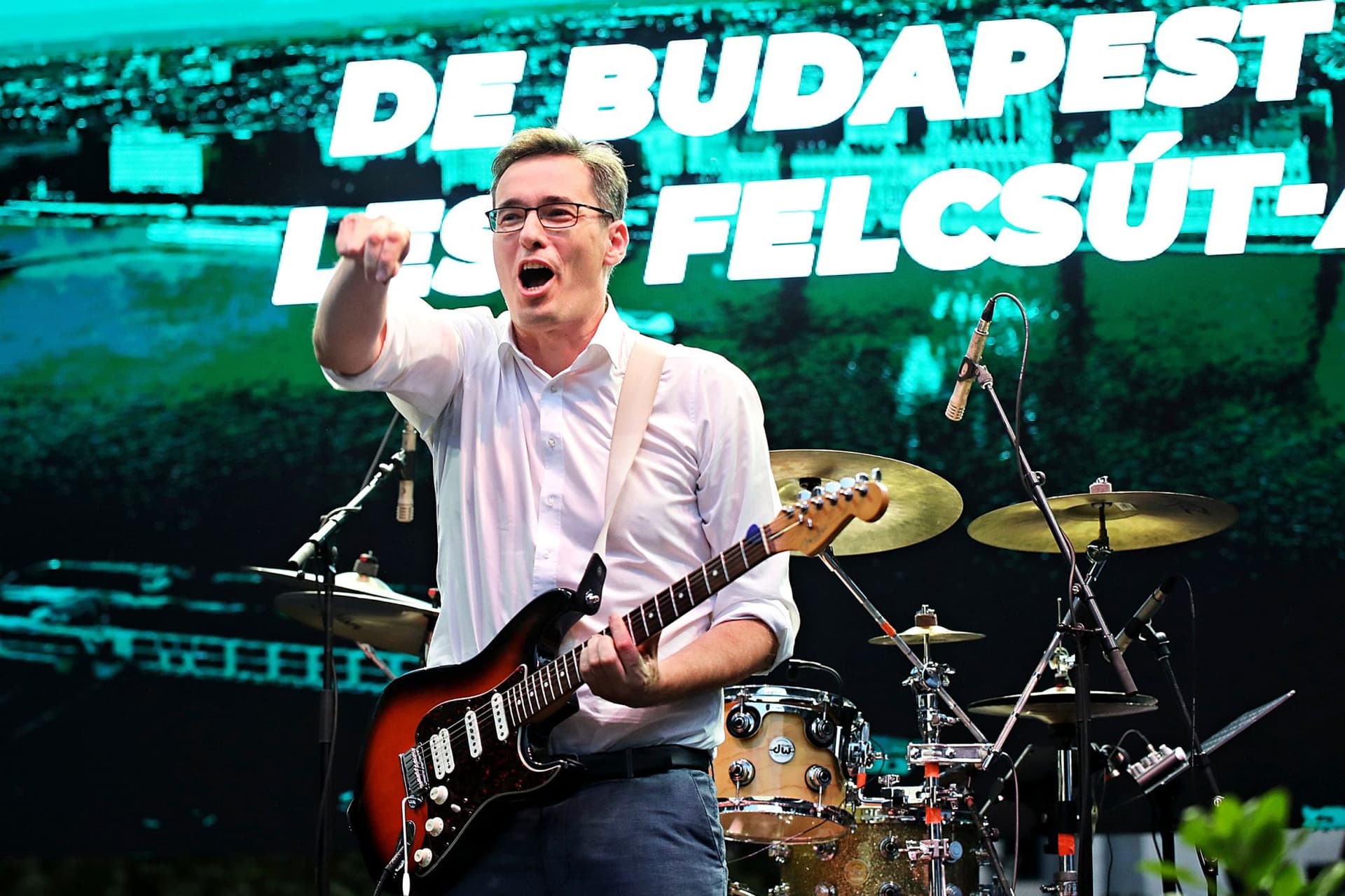 Karácsony gitáros isztambulija Pesten