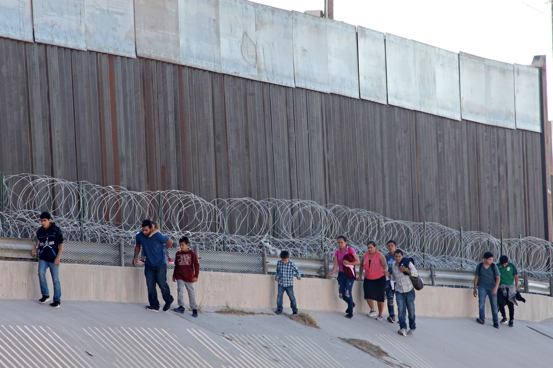 Mexikó ellenzi a Maradj Mexikóban! amerikai migrációs program újraindítását