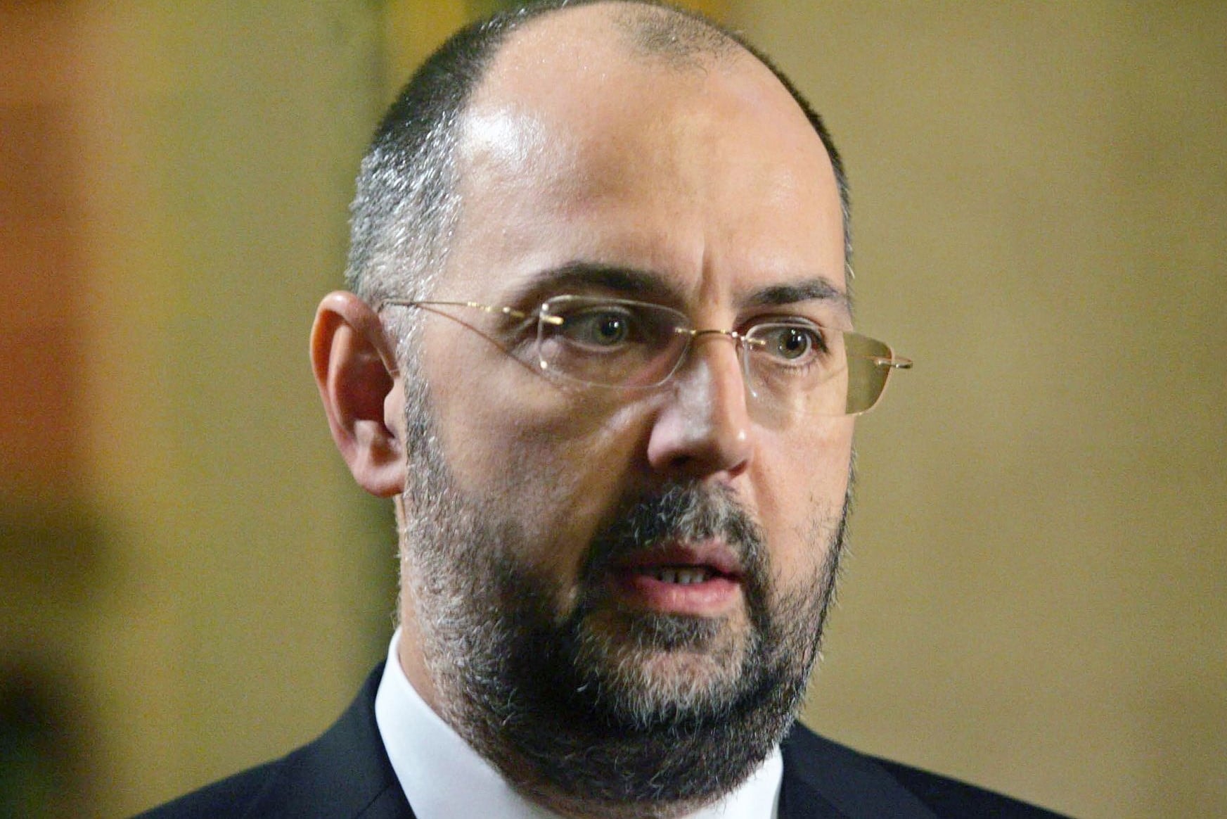 Kelemen Hunor benyújtotta az államfőjelölti okmányokat