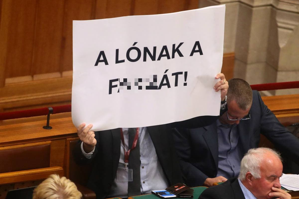 „Az ellenzék védi a védhetetlent Hadházy ügyében”