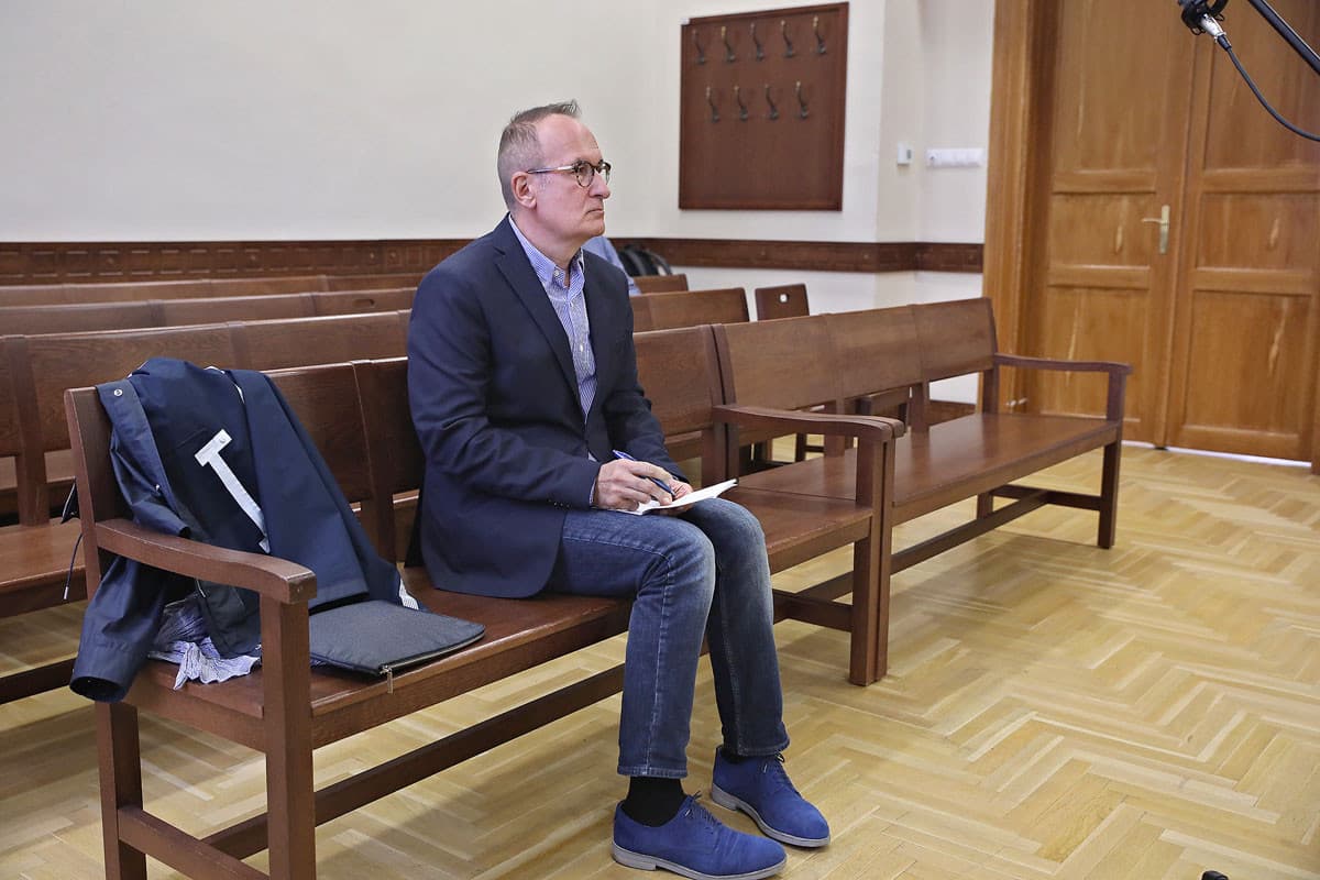 Újraindult a csalással vádolt volt szocialista politikus, Simon Gábor pere