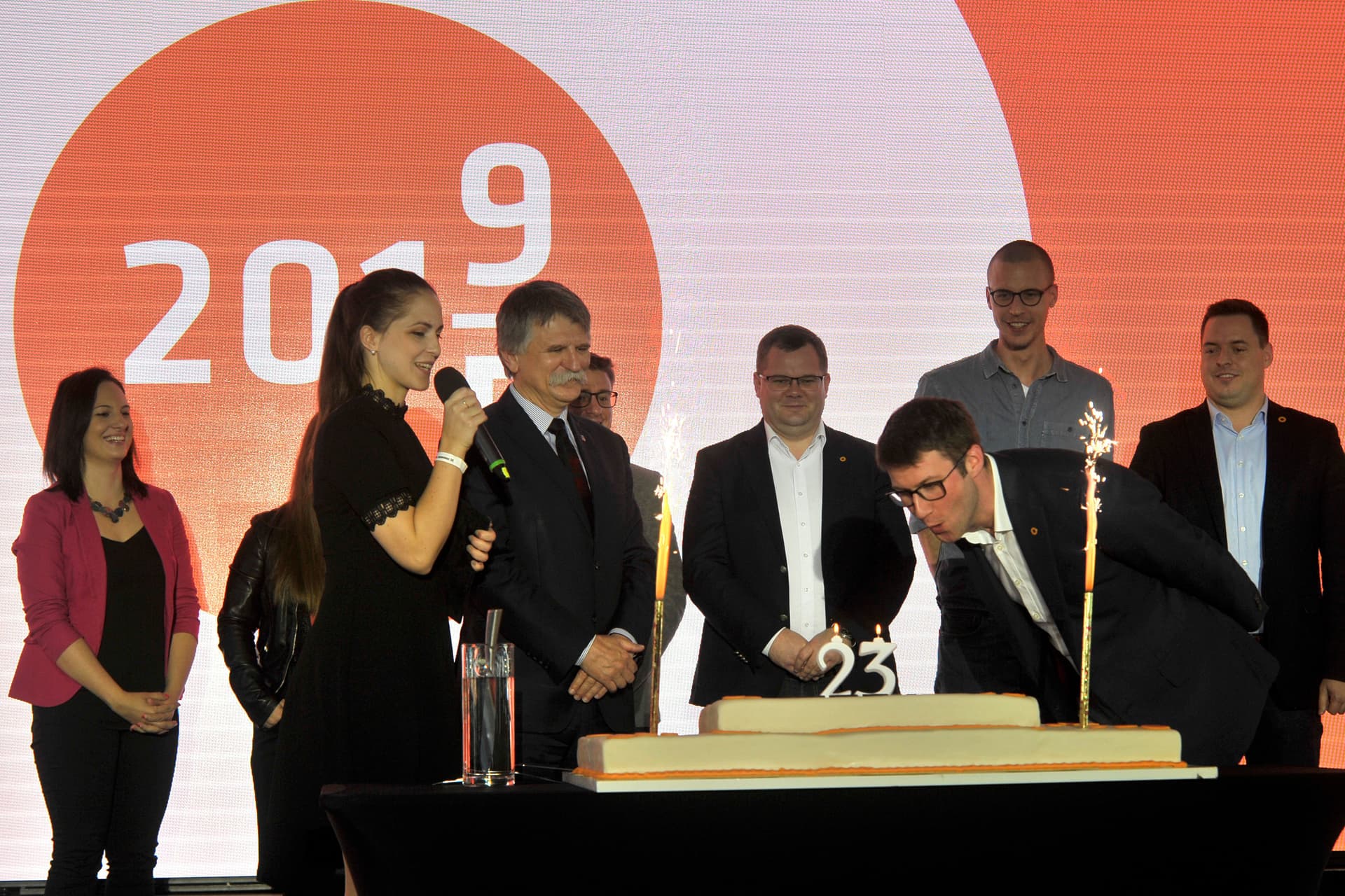 Kövér: A fiatal nemzedéknek át kell vennie a magyar nemzetépítő politika stafétabotját
