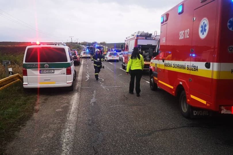 Sok halálos áldozatot követelő buszbaleset történt Szlovákiában