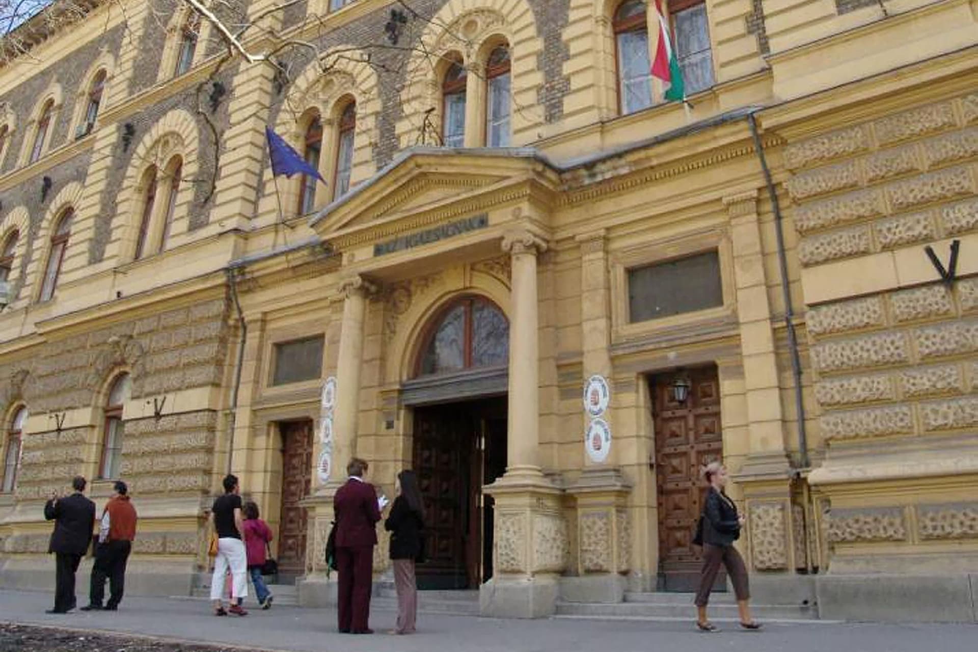 Fegyelmi eljárás indult a Szeviép vezetőit felmentő bírói testület két tagja ellen