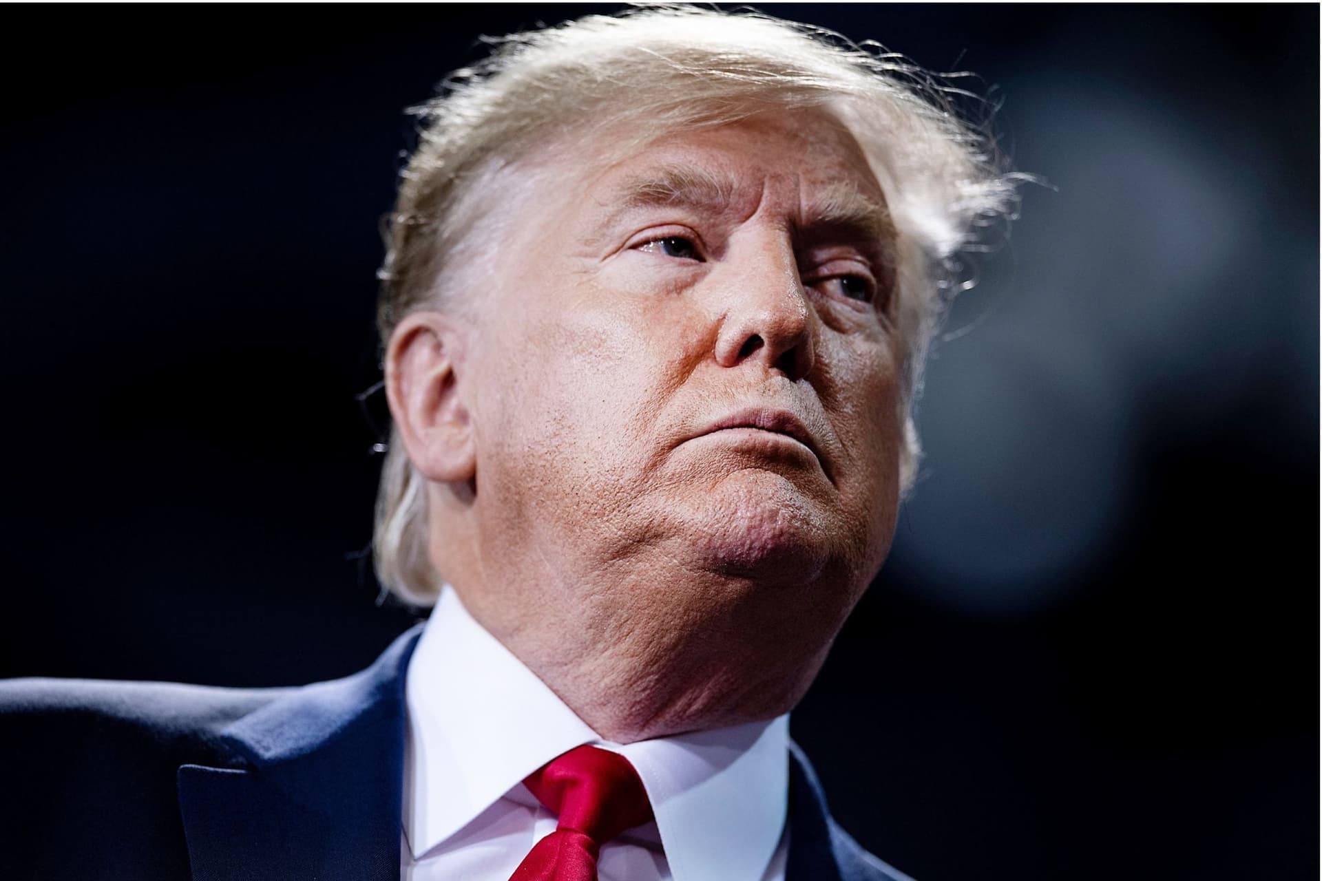 Donald Trump mindenkit nyugalomra int