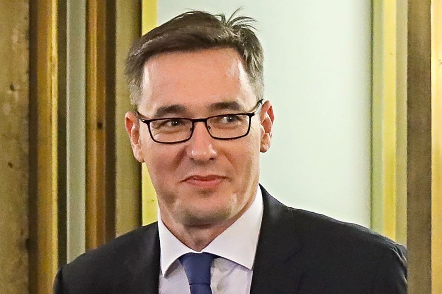 Fejlesztések helyett kunyerál Karácsony