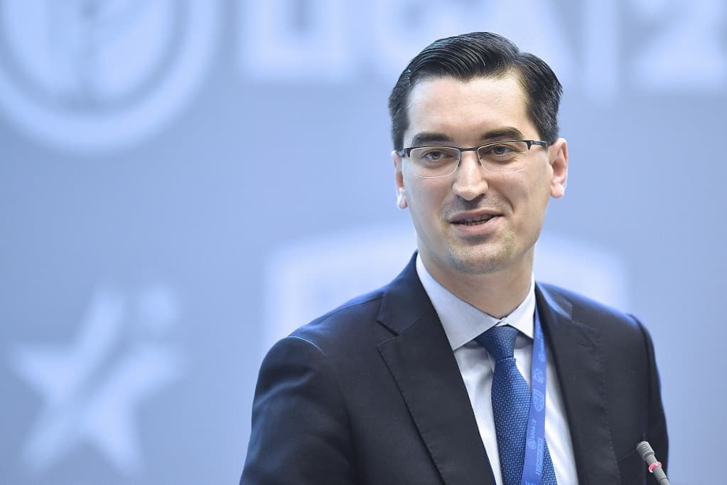 Sikkasztás és adócsalás miatt nyomoznak a román labdarúgó-szövetség ellen