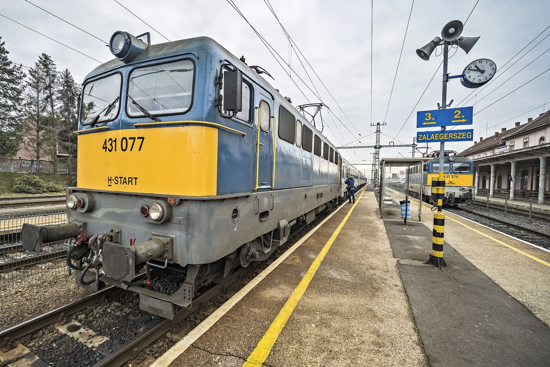 A MÁV naponta minden járművet fertőtlenít