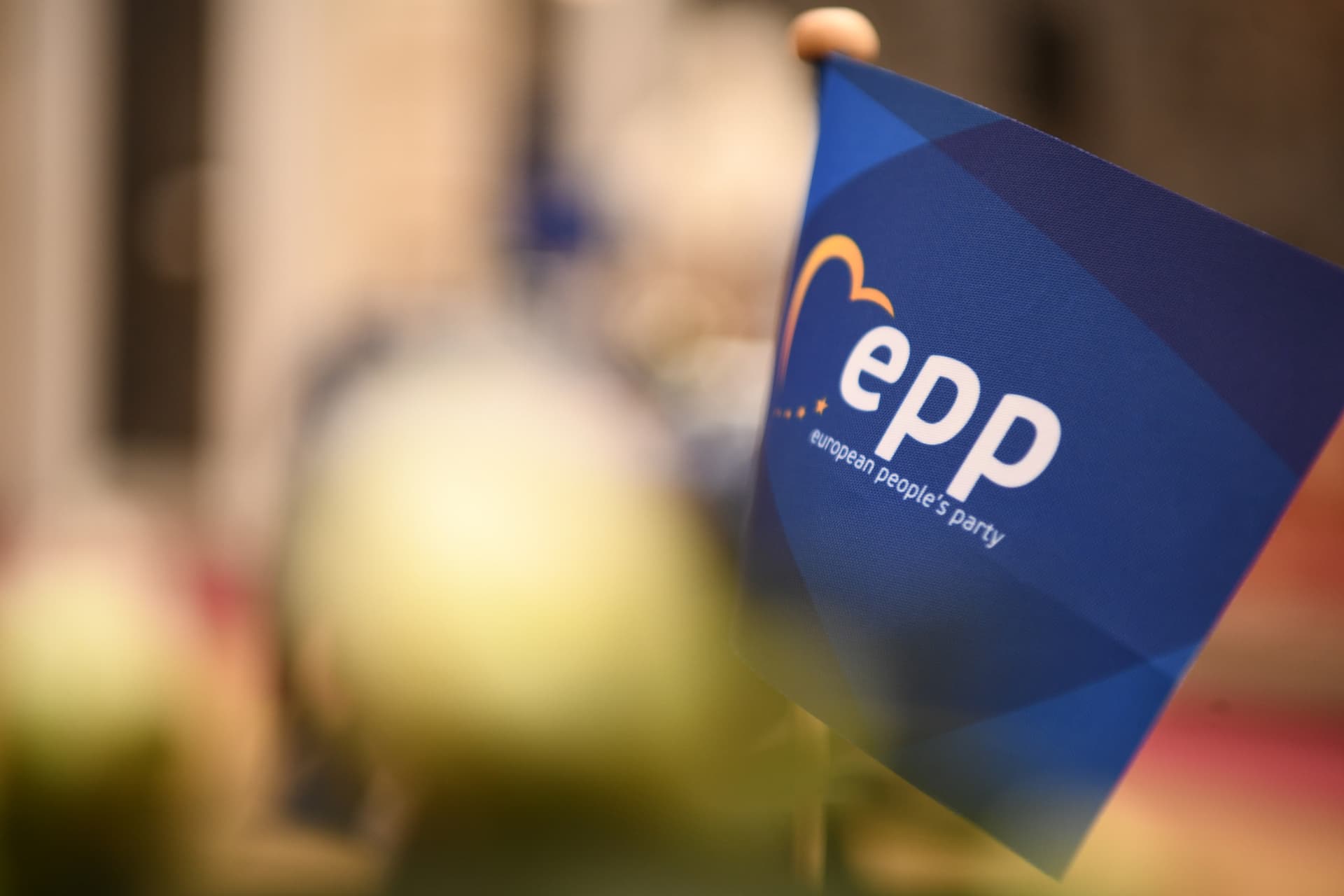 Rossz irányba tart az Európai Néppárt