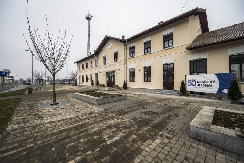 Sárvár állomása is megszépült