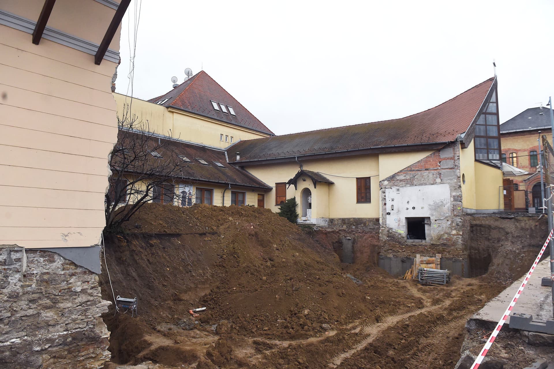 Több mint kétmilliárd forintból bővül a szalézi rend óbudai központja