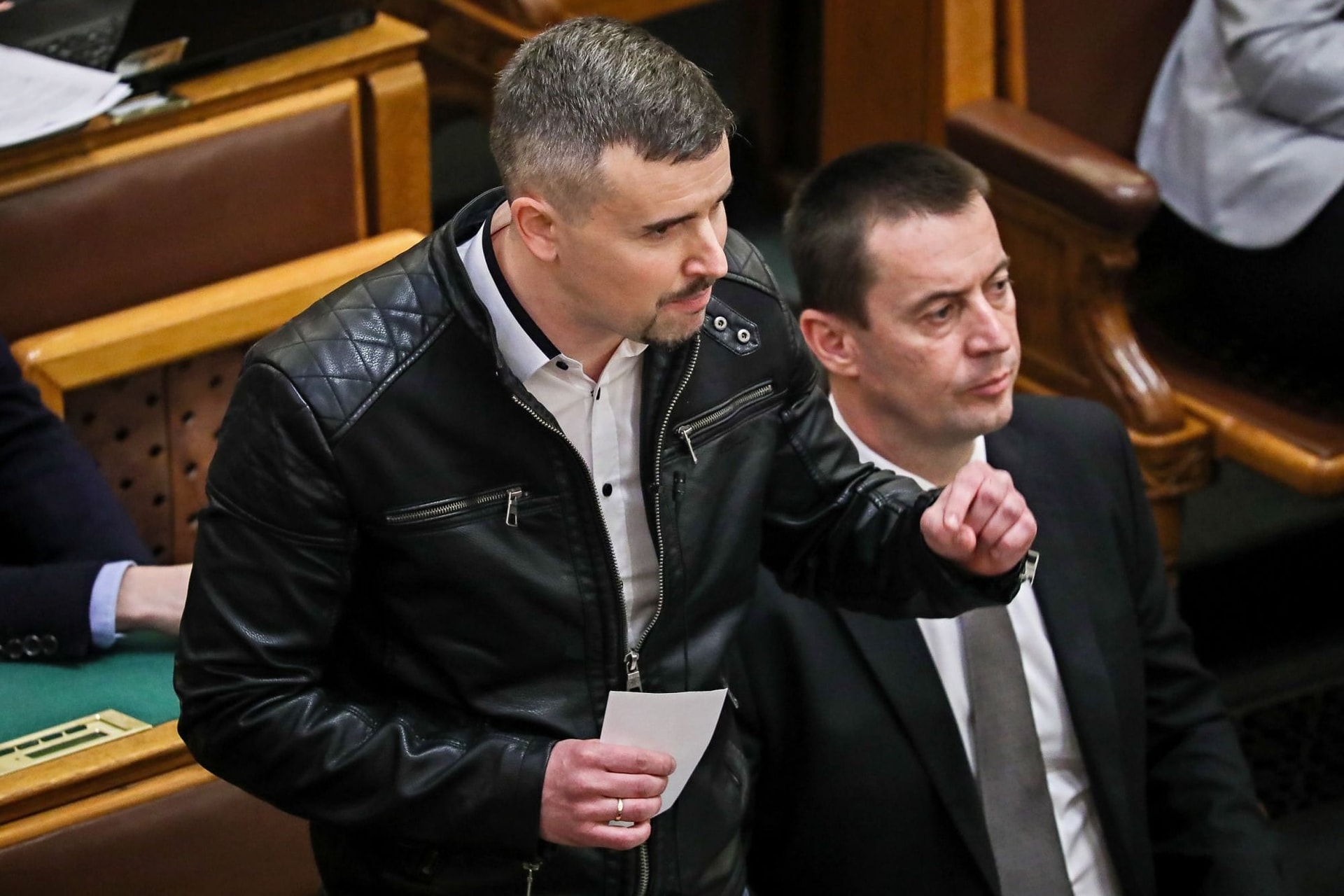 Jakab Péter bátran herdálja a közpénzt