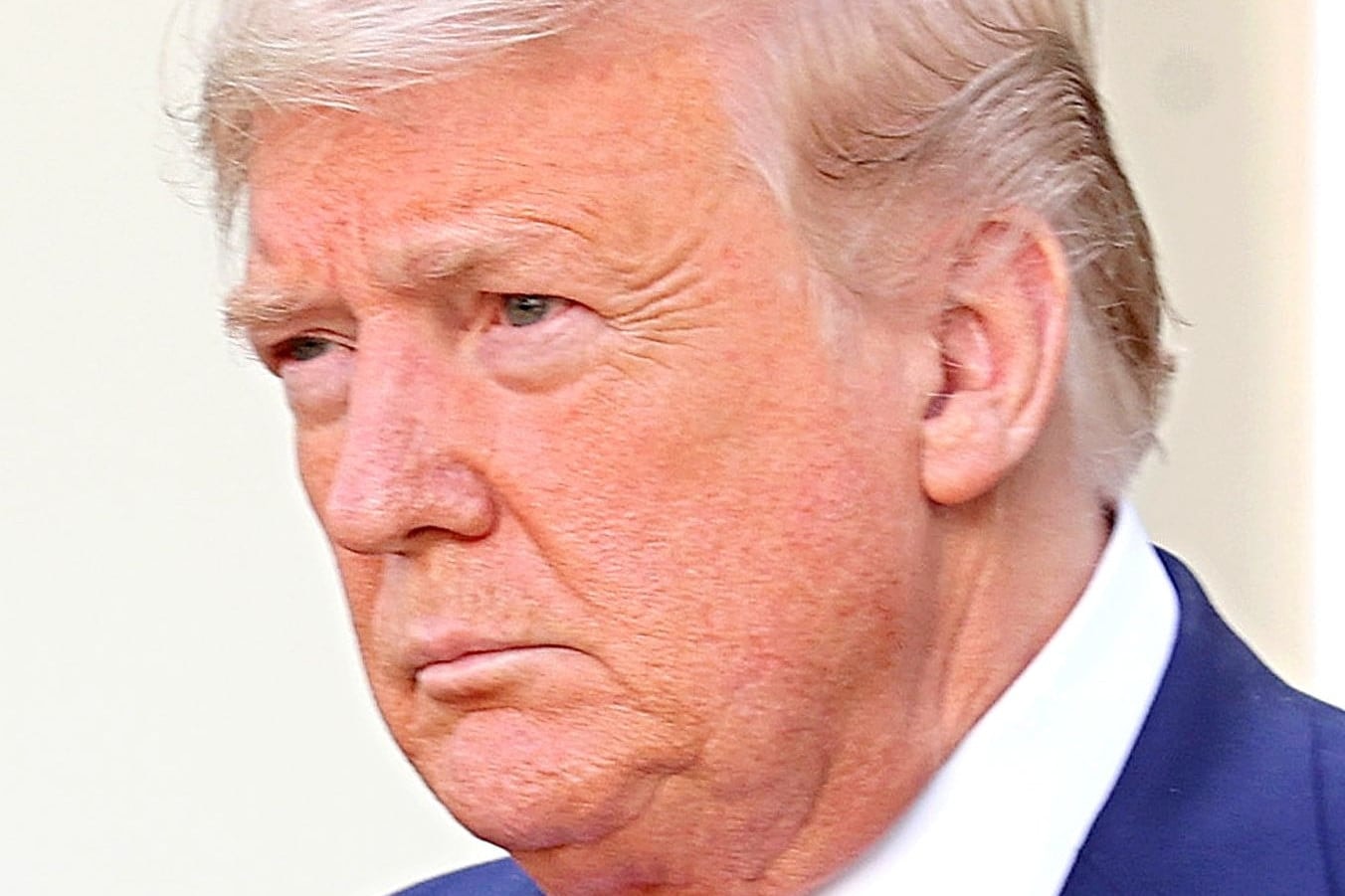 Trump felmentette a Pentagon belső ellenőrzésének vezetőjét