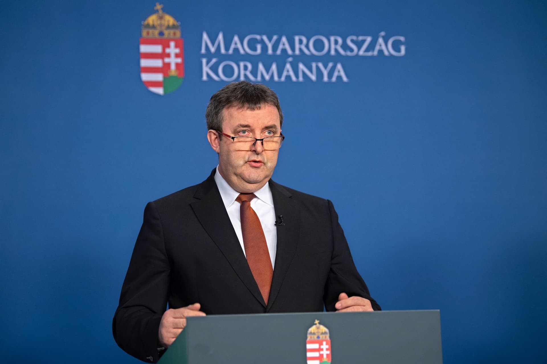 Történelmi akcióterv menti meg a gazdaságot