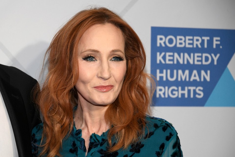 Ingyenesen publikálja új mesesorozatát J.K. Rowling