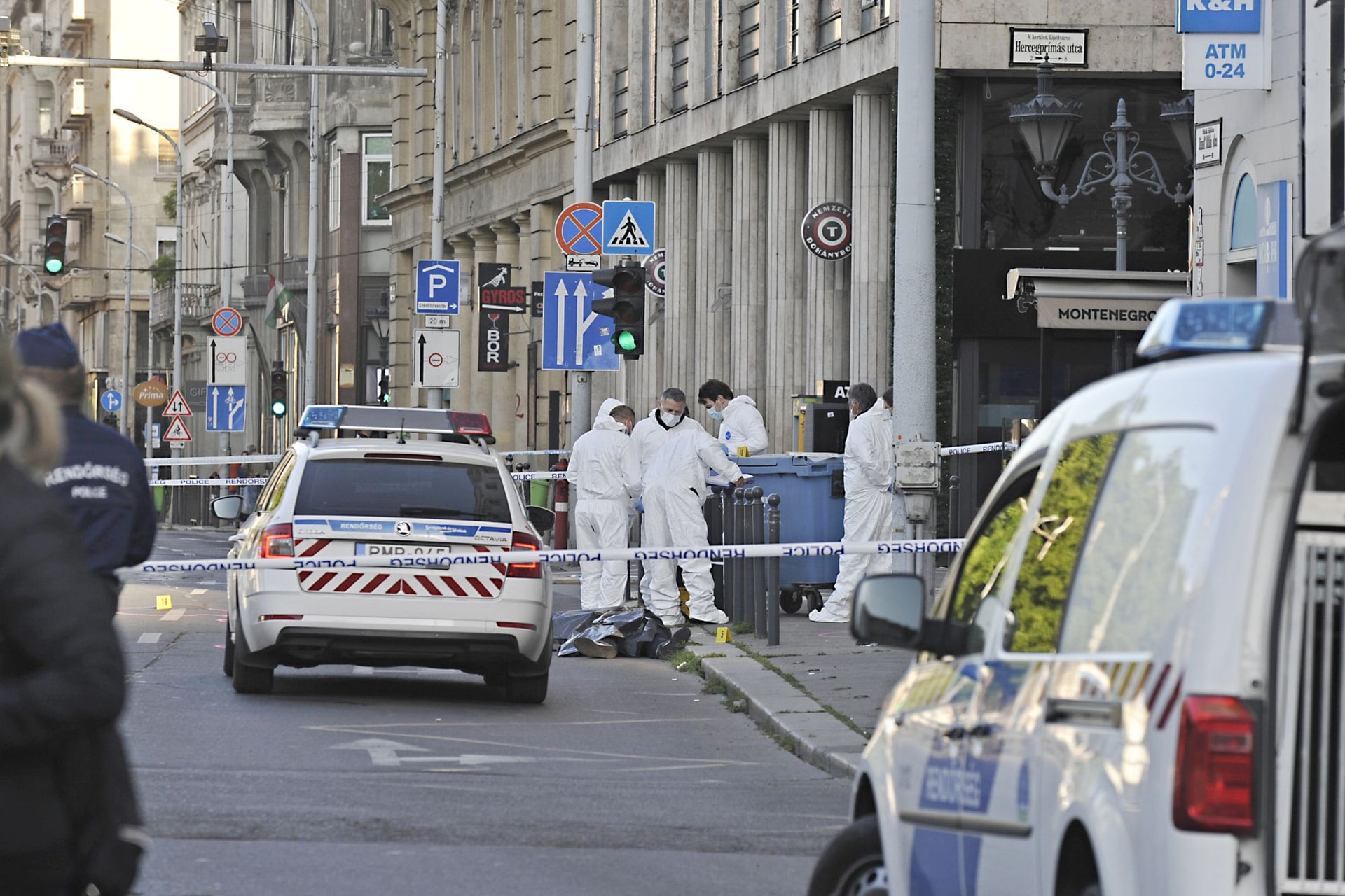 Rettegett a környék a Deák téri késelőtől, megemlékezésre készülnek a szurkolók