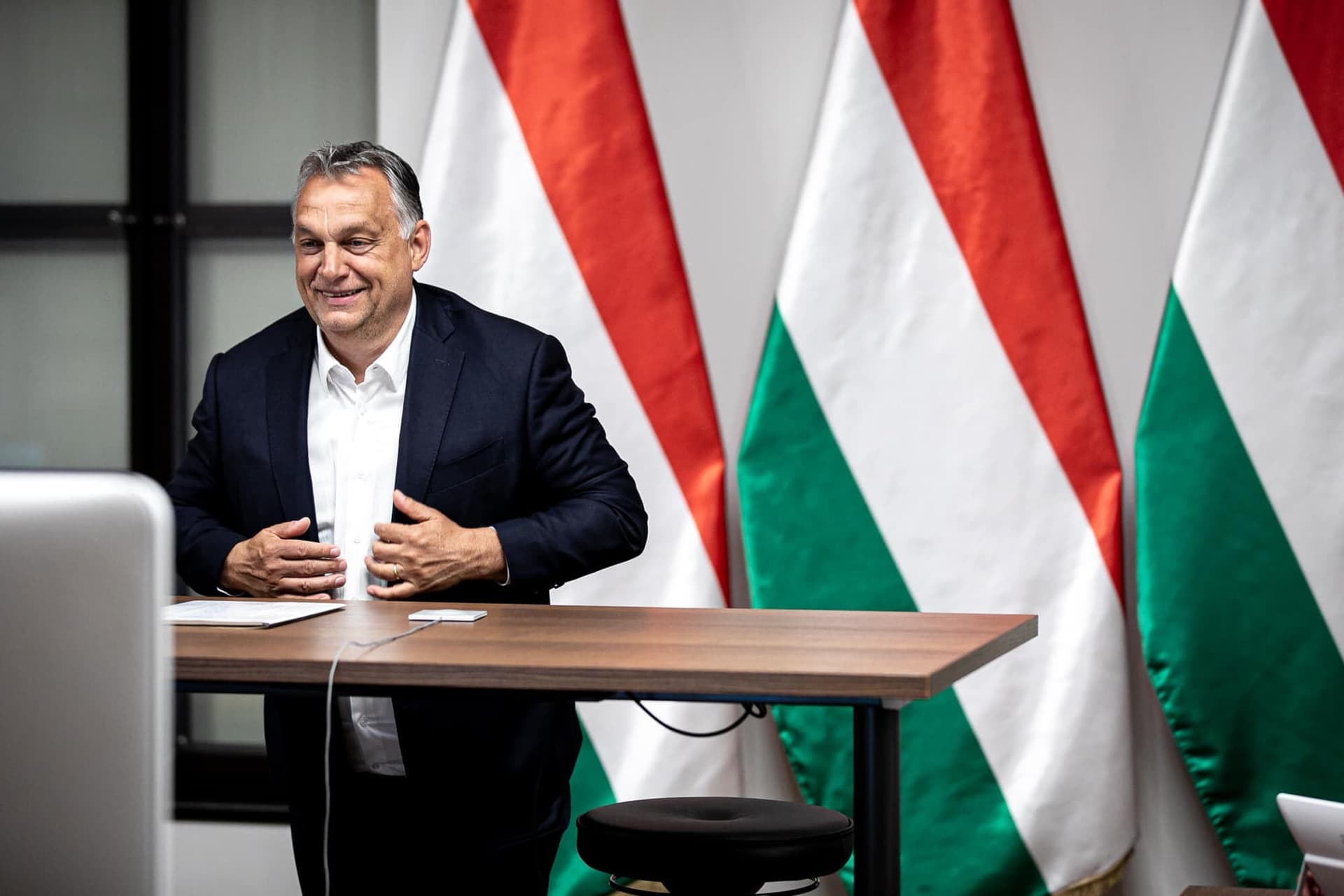 Orbán Viktor a kovászos uborka elkészítését mutatta be