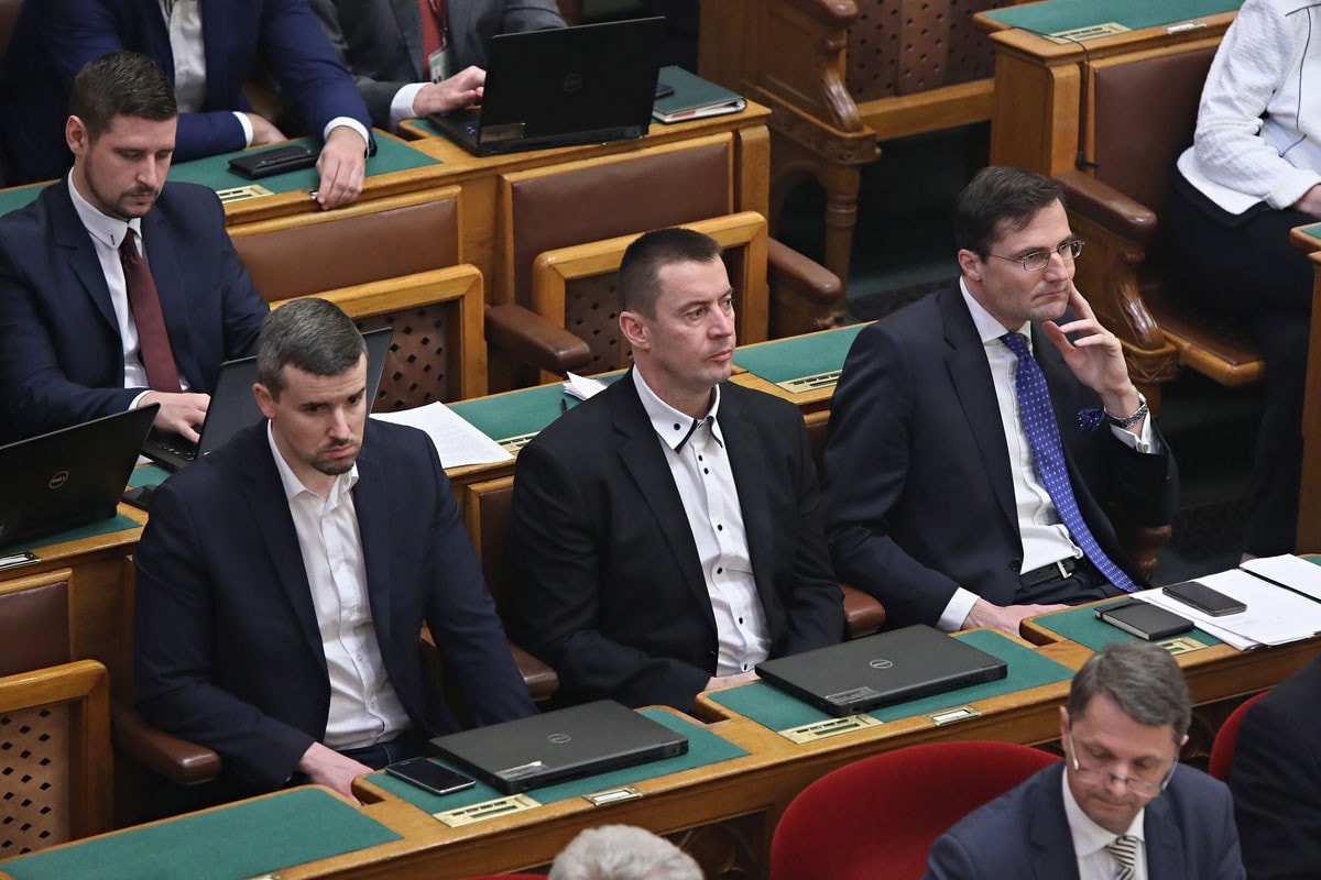 Követi az MSZP-t a lejtőn a Jobbik